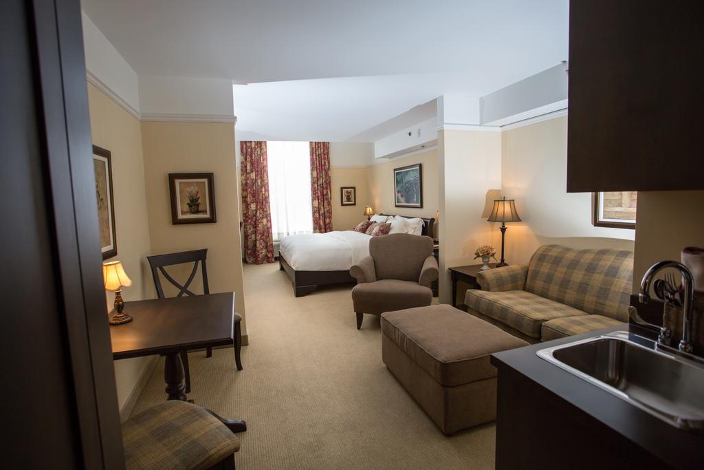 Le St-Martin Bromont Hotel&Suites Extérieur photo